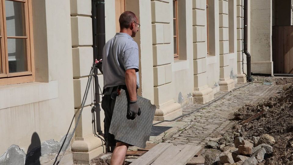 Schloss_Weimar_Entsorgung_Stahlbleche