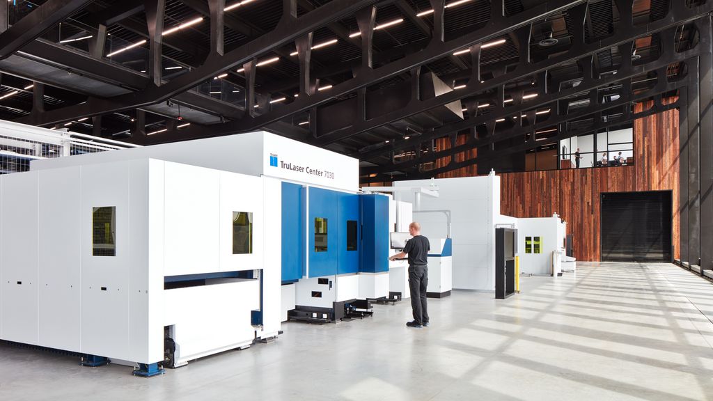 Machines in the Smart Factory in Chicago