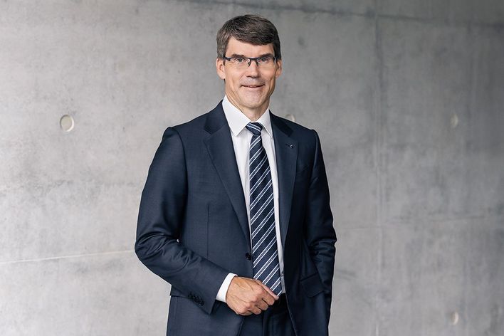 Portrait of Dr. rer. pol. Lars Grünert