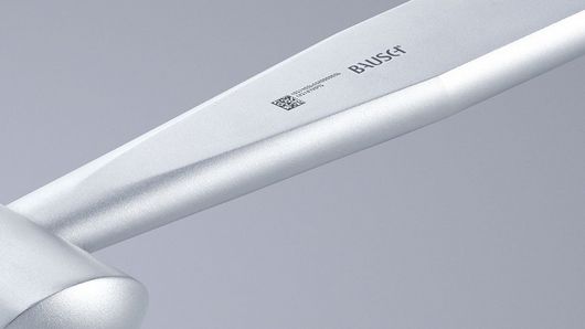 Lékařský nástroj s kódem UDI, black marking pomocí laserů TRUMPF