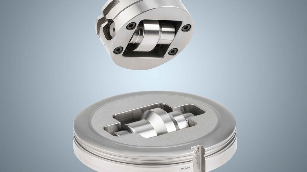 Roller offsetting tool