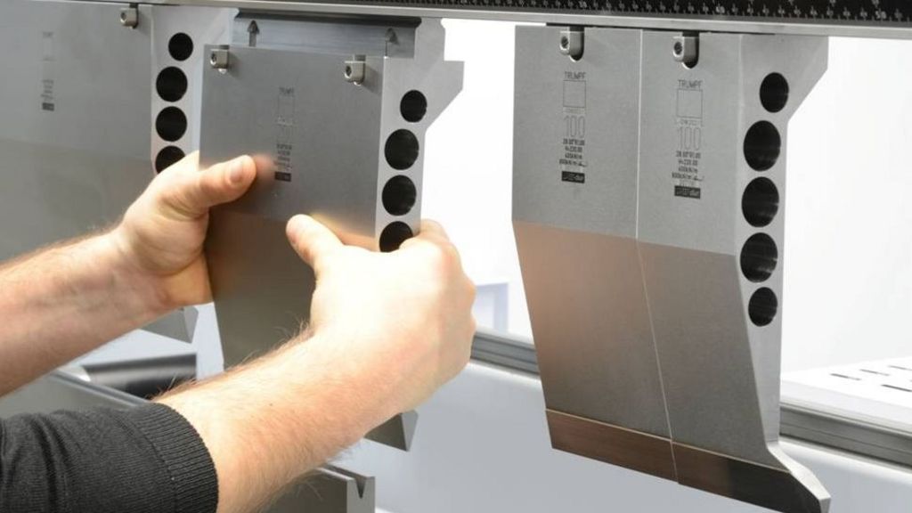 Bending tools with a lightweight design