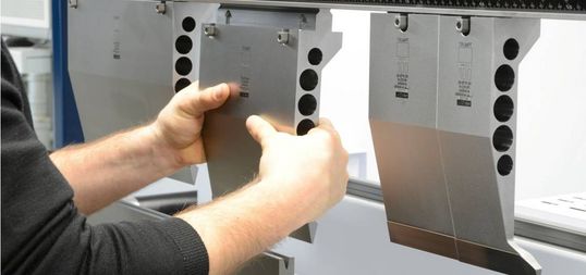 Bending tools with a lightweight design