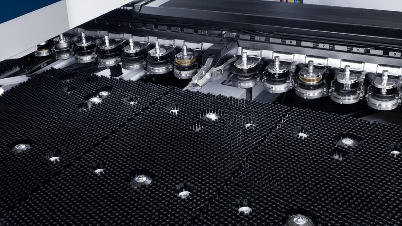 TruPunch 1000, brush table