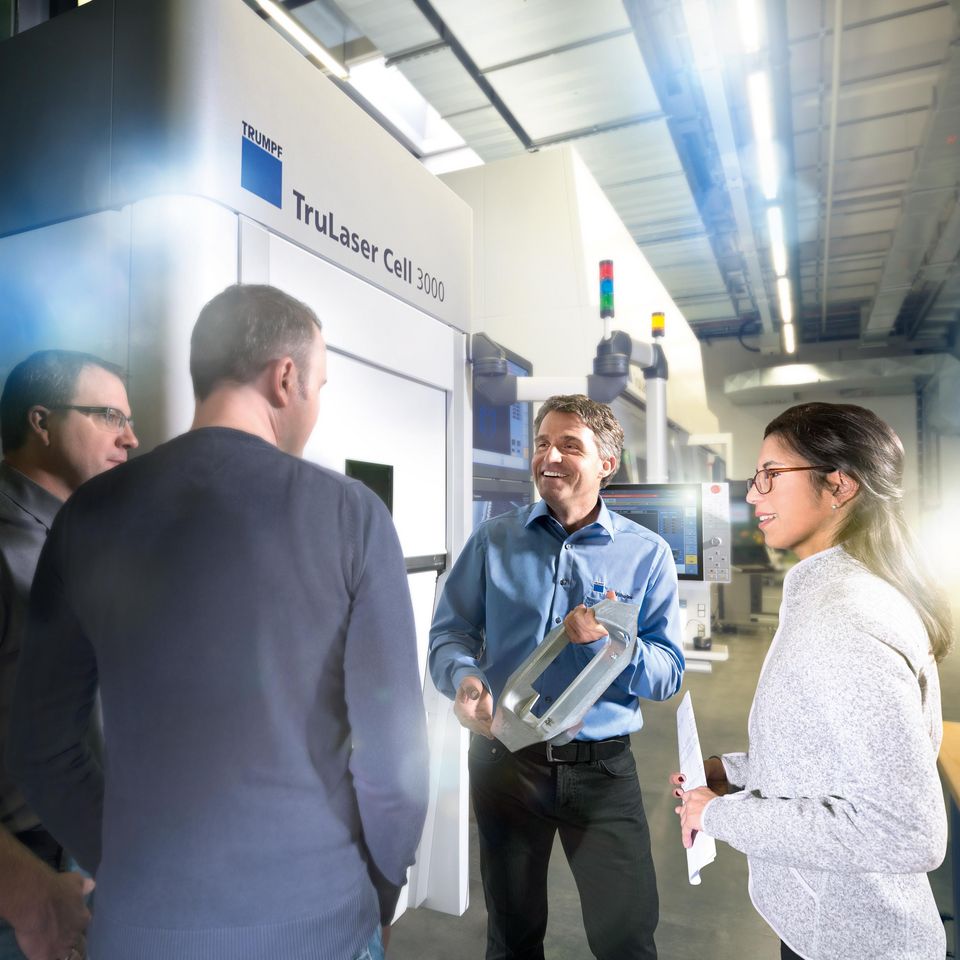 Key visual of TRUMPF Services training