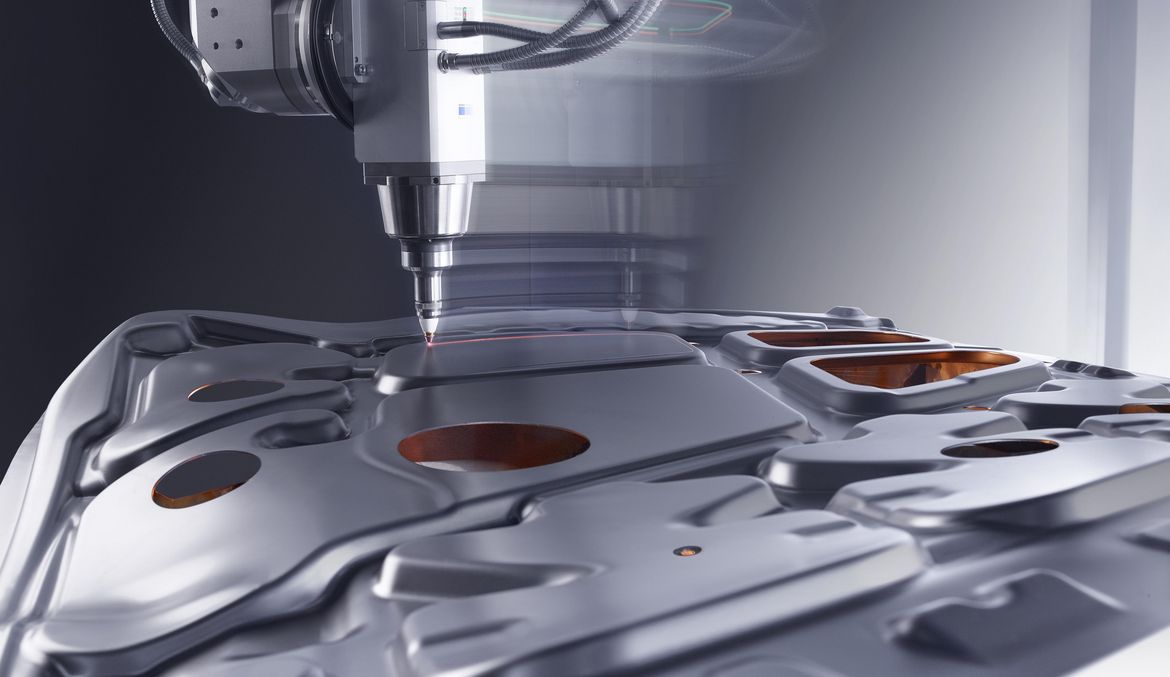 3D laser cutting of vehicle body parts with TruLaser Cell machines